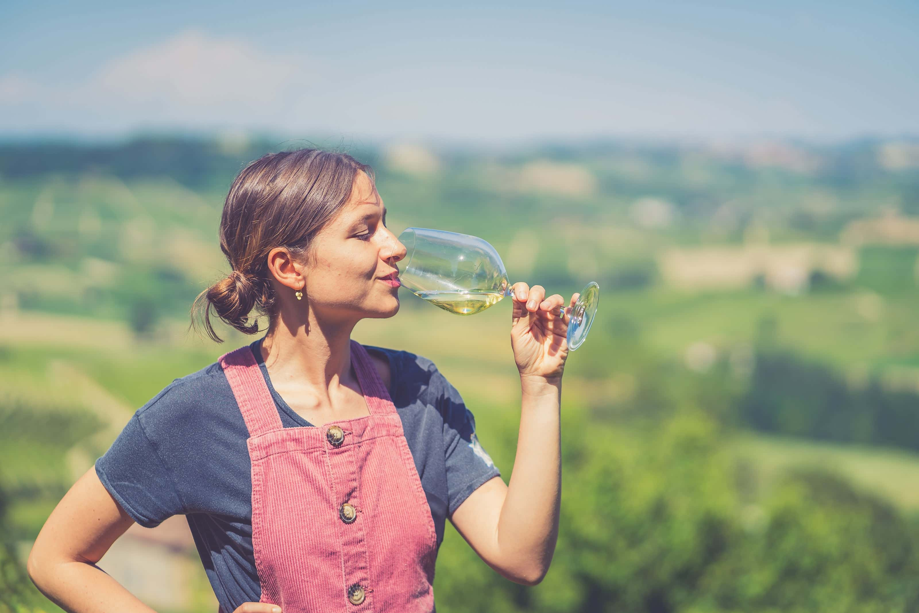 Unveiling the World of Chardonnay: An Essential Guide to the Beloved White Wine